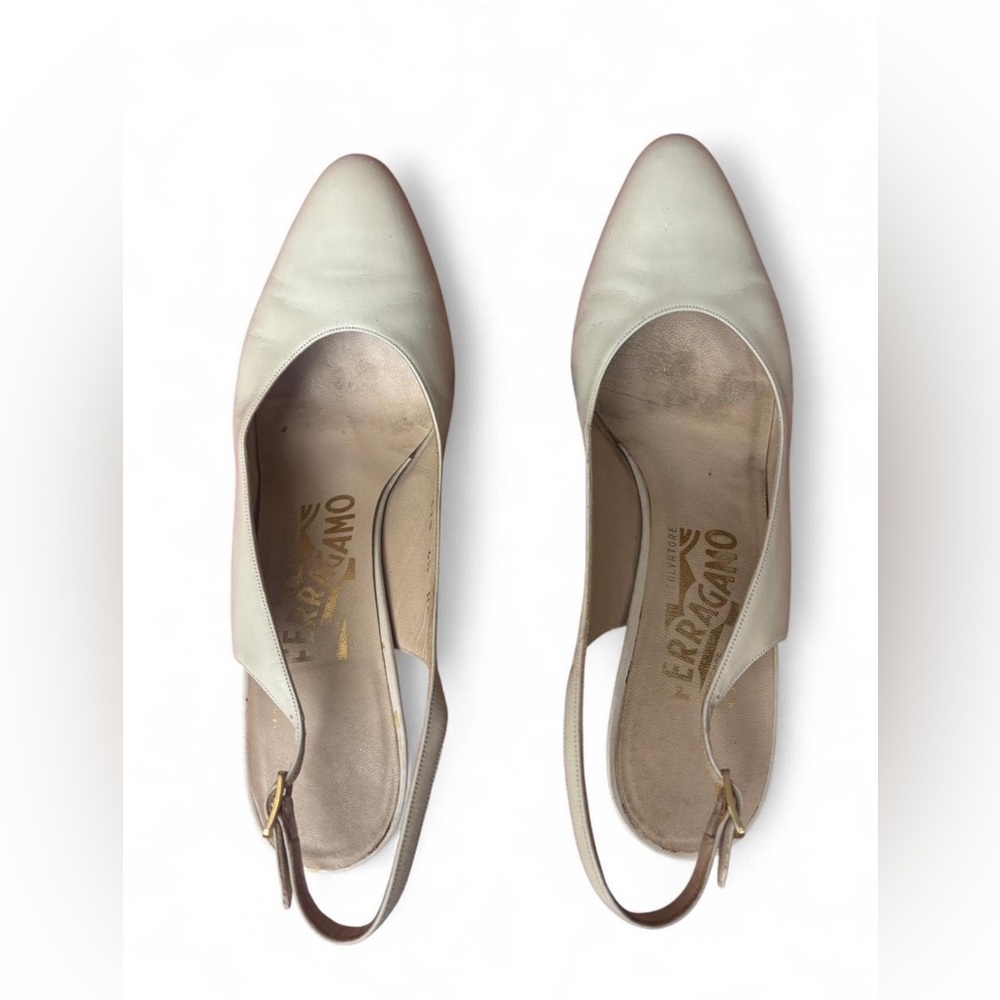 Salvatore Ferragamo Women's Elegant Cream Heels